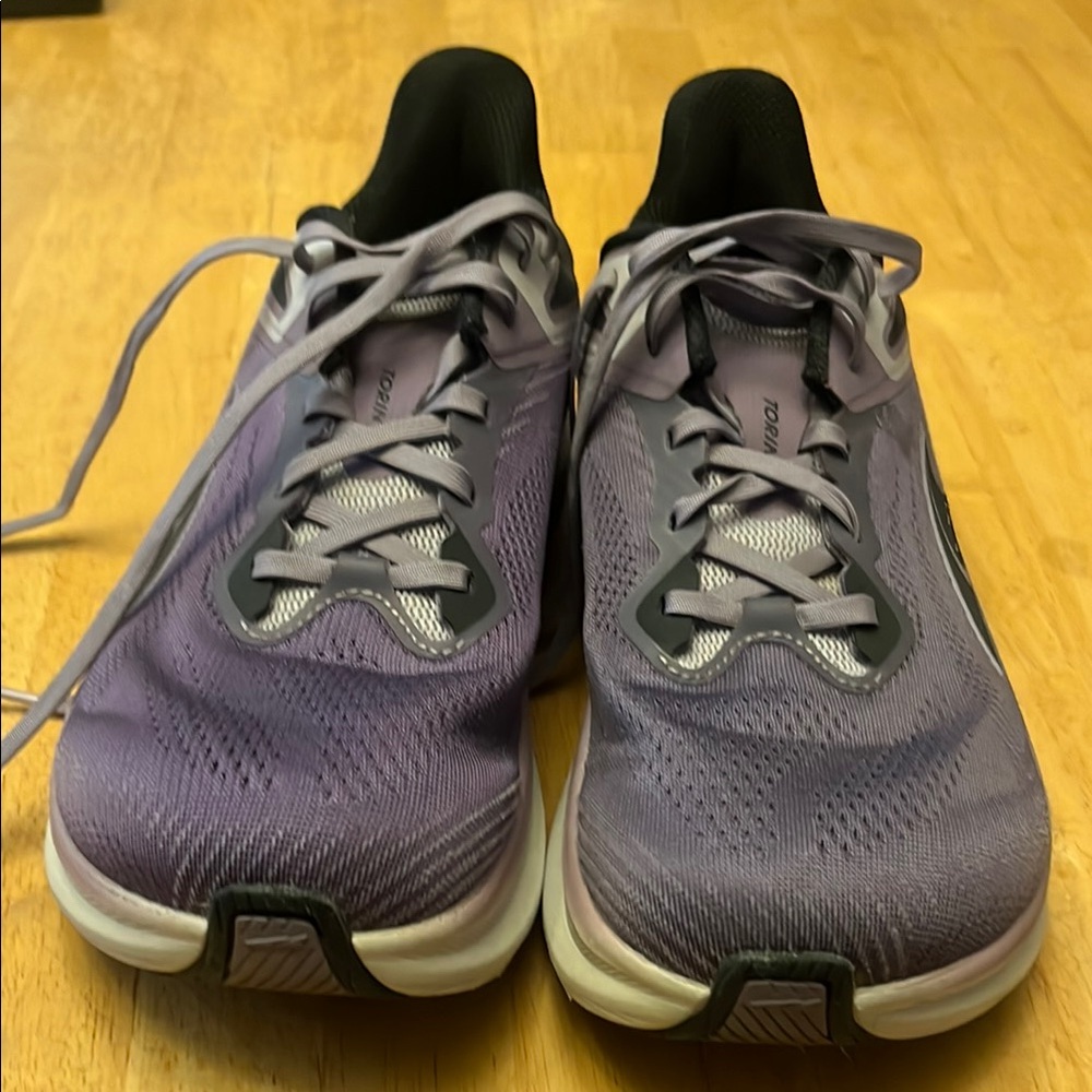 Altra Torin, size 10